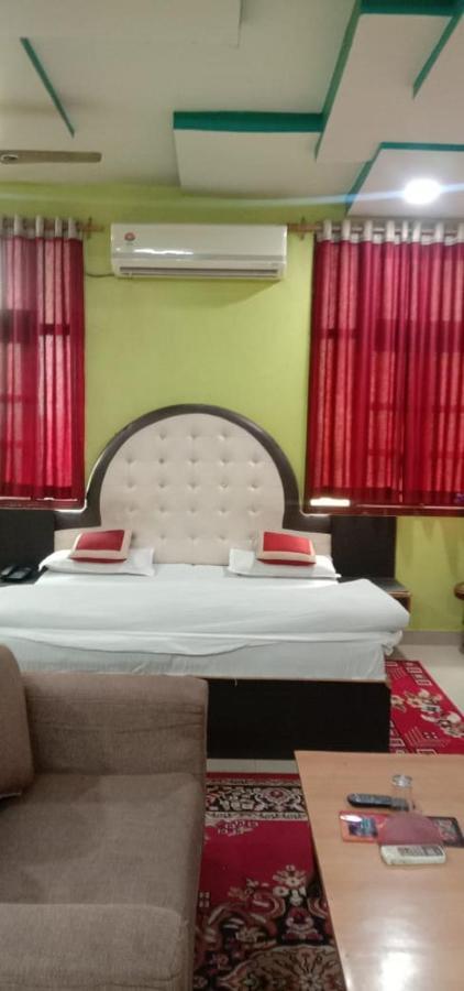 Jaya Palace Hotel By Wb Inn Dhaulpur 외부 사진